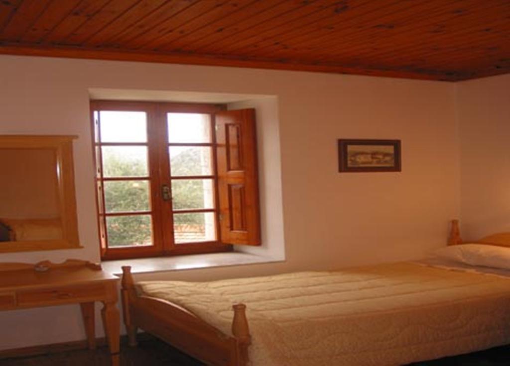 Theoni'S House Hotel Dhímitra Екстериор снимка