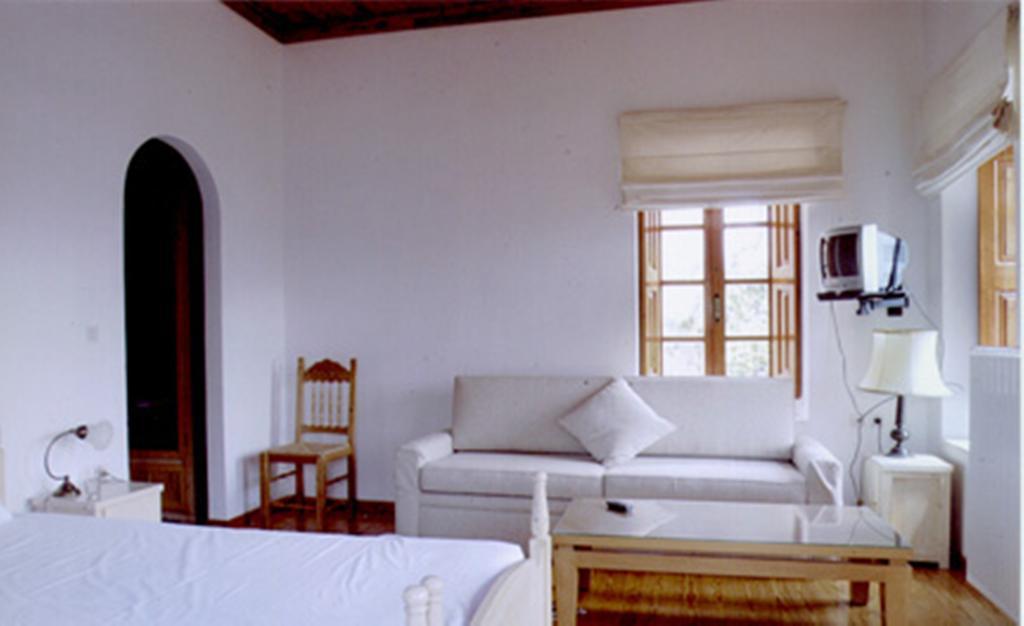 Theoni'S House Hotel Dhímitra Екстериор снимка